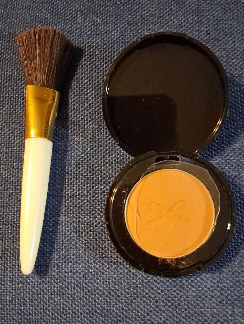 Ciaté London Powder Bronzer Brush and Compact Set in Black and White